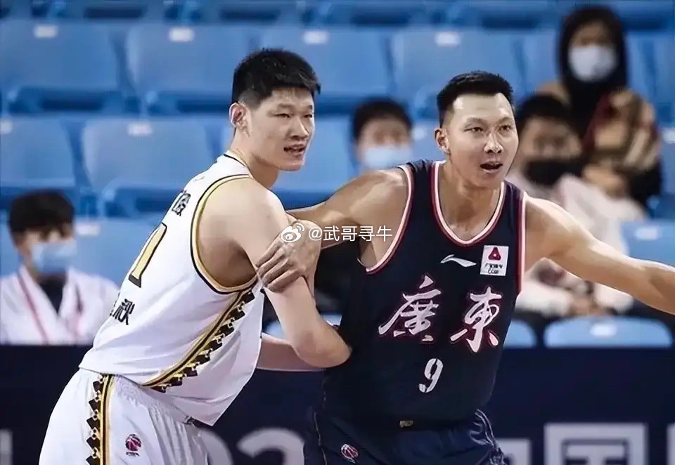 CBA大变天，两大疯狂交易产生，爆料广东队捡漏第一大前锋  CBA休赛...