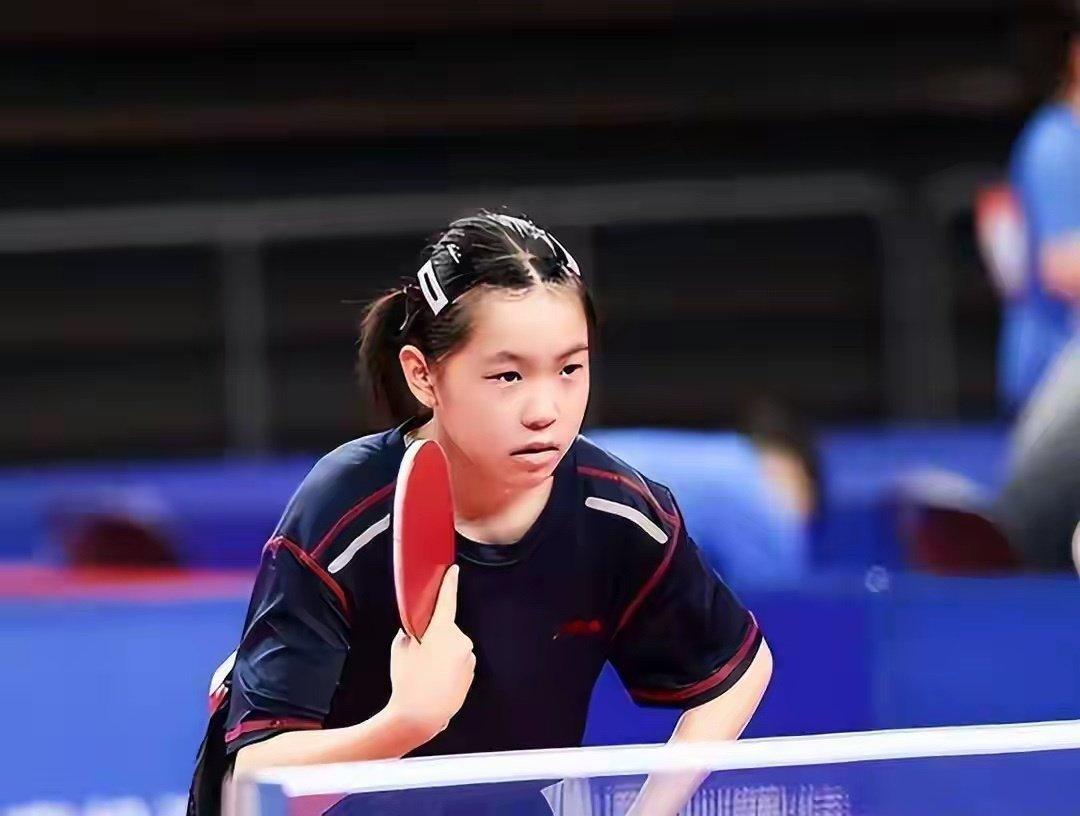 3-0横扫晋级！咱们中国女乒又杀出一位15岁新星，豪取4连胜强势突围！
小小年纪打法干脆利落，一路过关斩将，成长势头亮眼，不少球迷看好她，未来有望看齐孙颖莎、王曼昱，扛起女乒新一代大旗！ ​