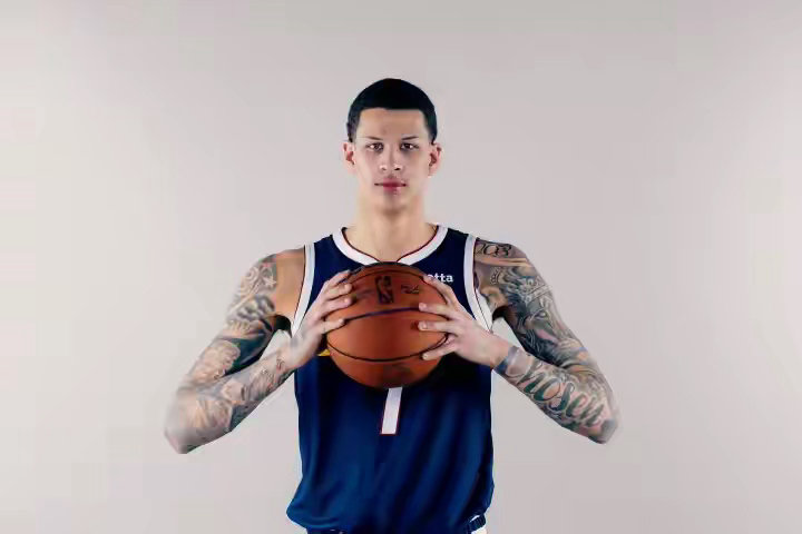 特雷翁·布拉齐尔（Trevon Brazile）在掘金主场对阵鹈鹕的比赛中，替补出战28分5秒，11投6中、三分7投3中、罚球4罚2中，拿下17分9篮板1抢断2盖帽，正负值+10，其中包含3个前场篮板