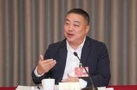 刘国梁卸任后国乒男团亚运会丢冠引发热议。2026年亚运会男团决赛2比3输给日本，36年来首次丢掉这枚金牌。王楚钦第一盘逆转松岛辉空拿下一分，第四盘却被张本智和0比3横扫。温瑞博第一次打这种大赛，连丢两场。说到底，樊振东退出世界排名后，选拔规则卡死了回归通道，王楚钦身边缺了那个能互相兜底的人。刘国梁在