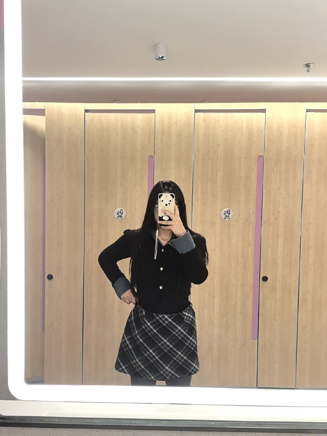 小姐姐用的是华为 Mate 60[馋嘴] ​