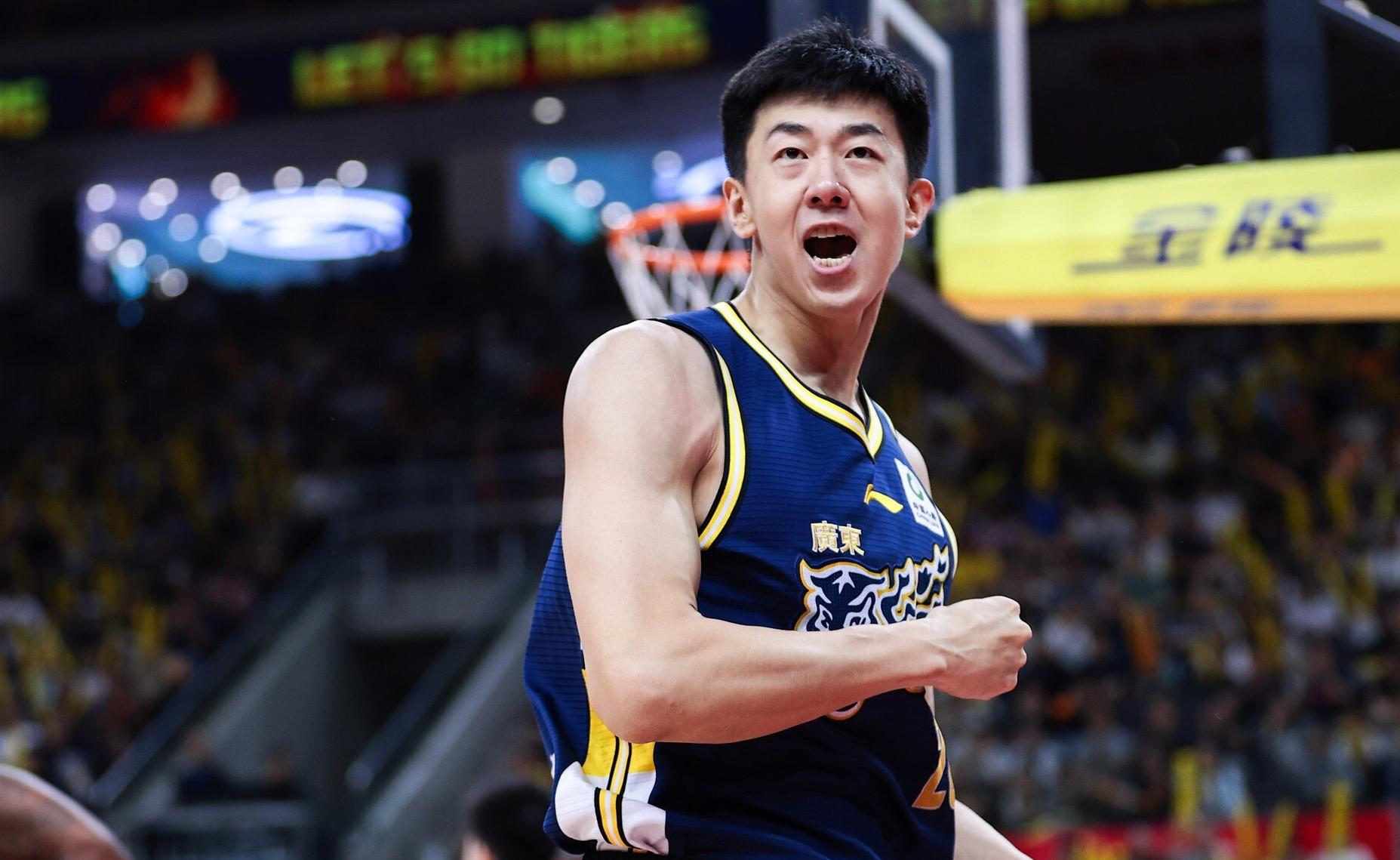 广东队76-93爆冷不敌广州队，看看本场比赛王少杰和陈国豪两名状元的表...