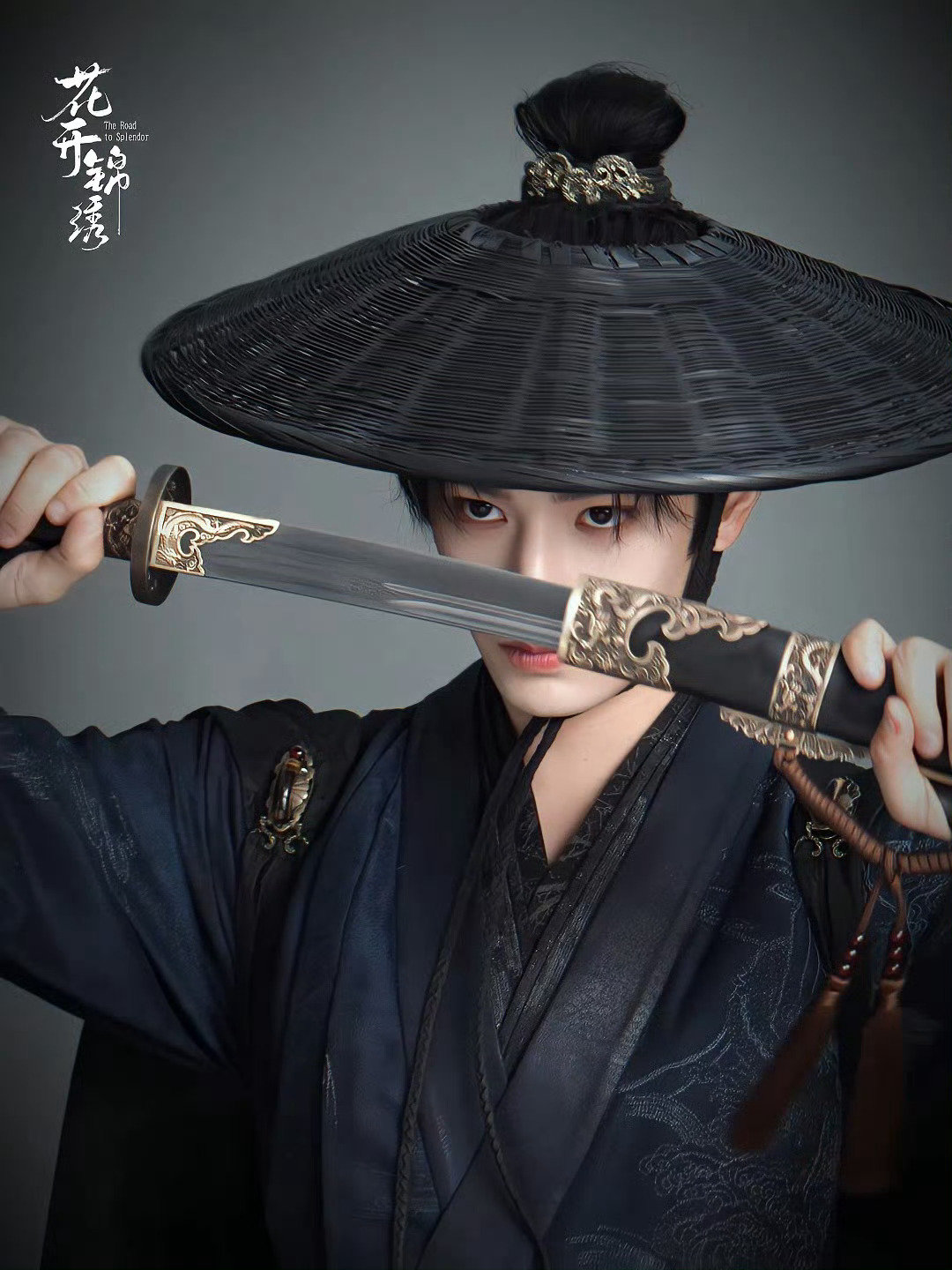 #丁禹兮赵凌#💚#丁禹兮花开锦绣#

山林不向四季起誓 荣枯随缘 月亮溺死在爱河 星星得不到爱火 而你将永远向着朝阳 肆意生长 ​