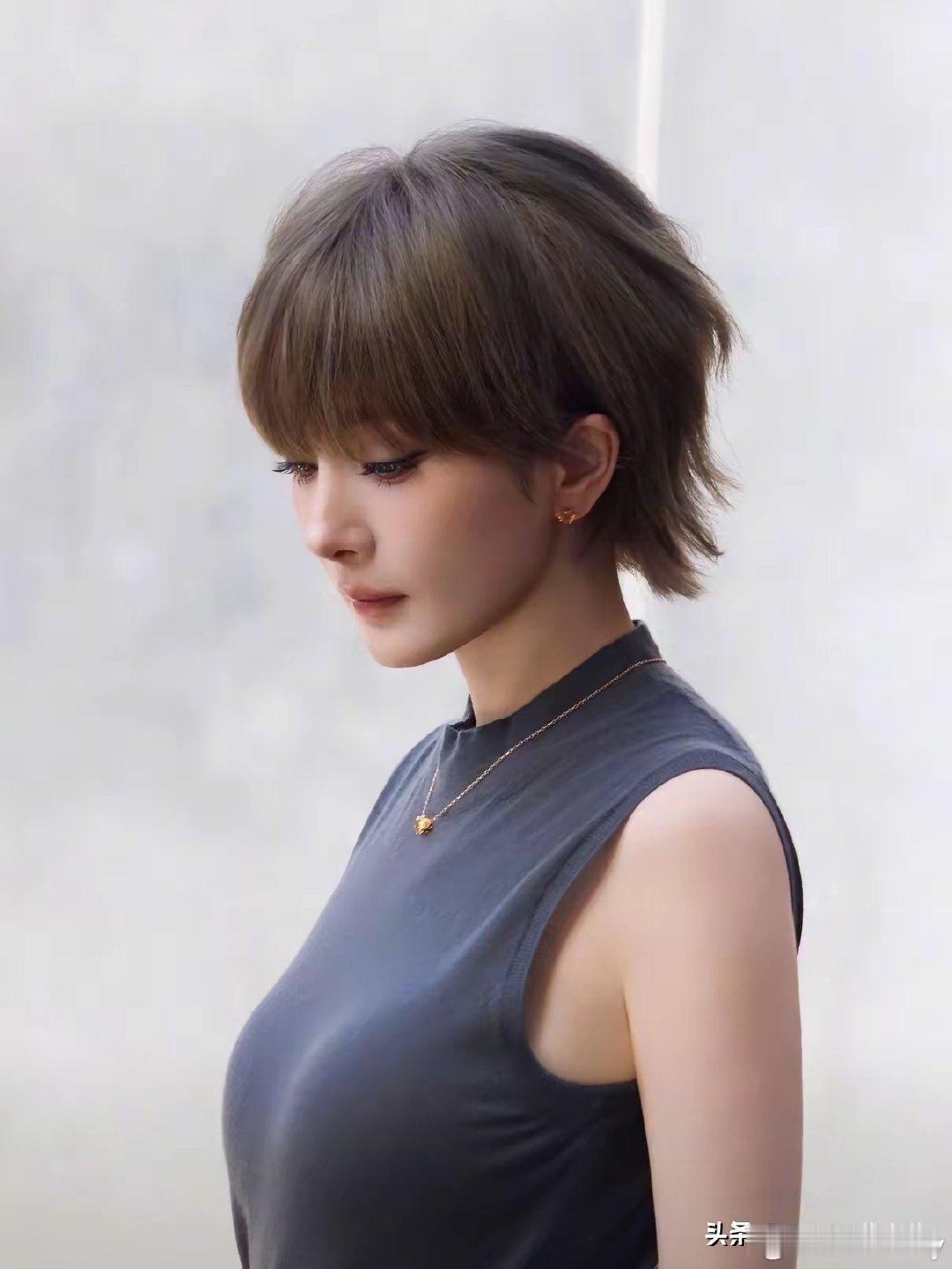 #杨幂骗了全网#大幂幂是妥妥的百变时尚女王#杨幂[超话]##杨幂##杨幂说短发是自己剪的# ​