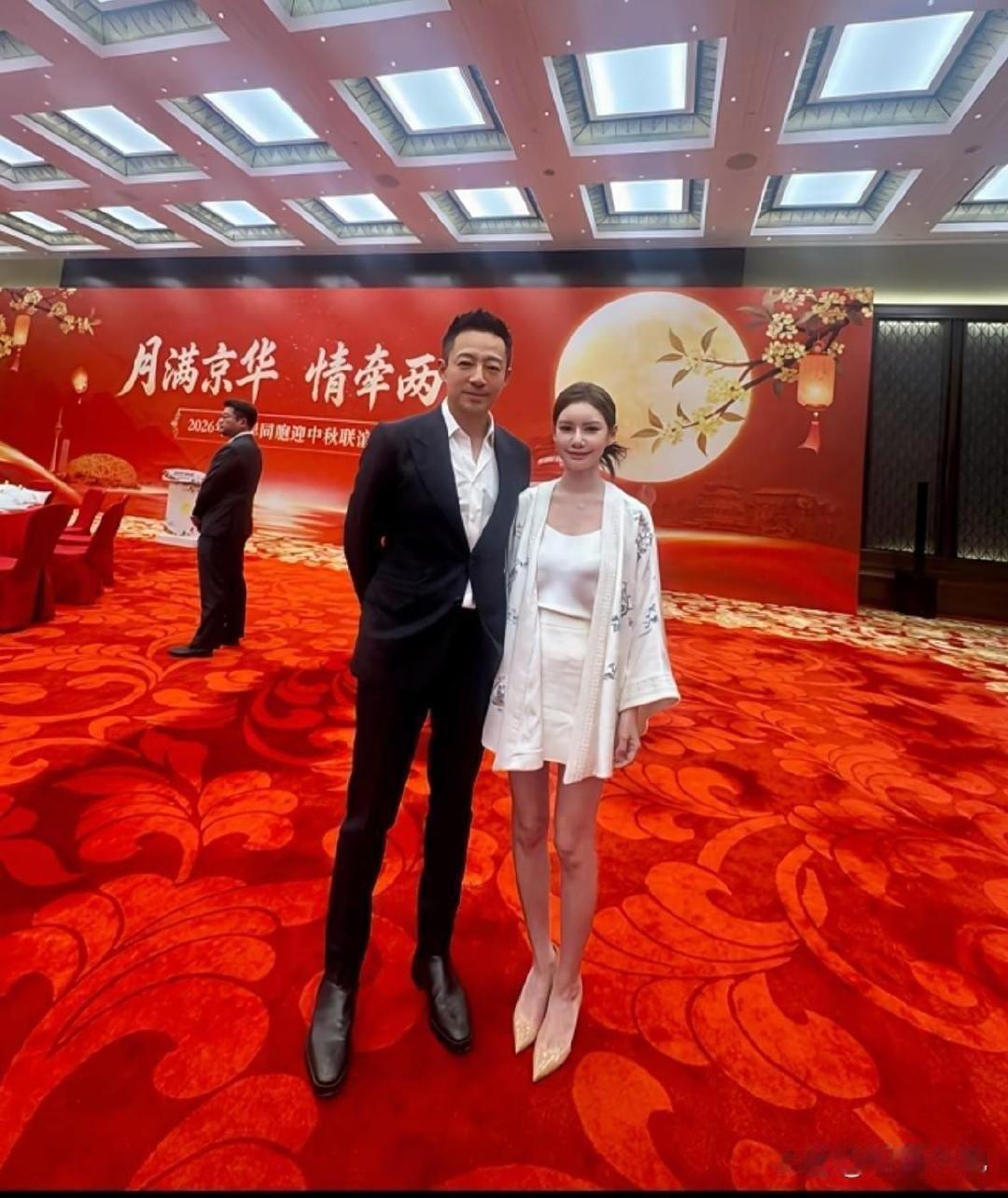 马筱梅这衣服穿的，汪小菲出门都没提醒吗？ ​