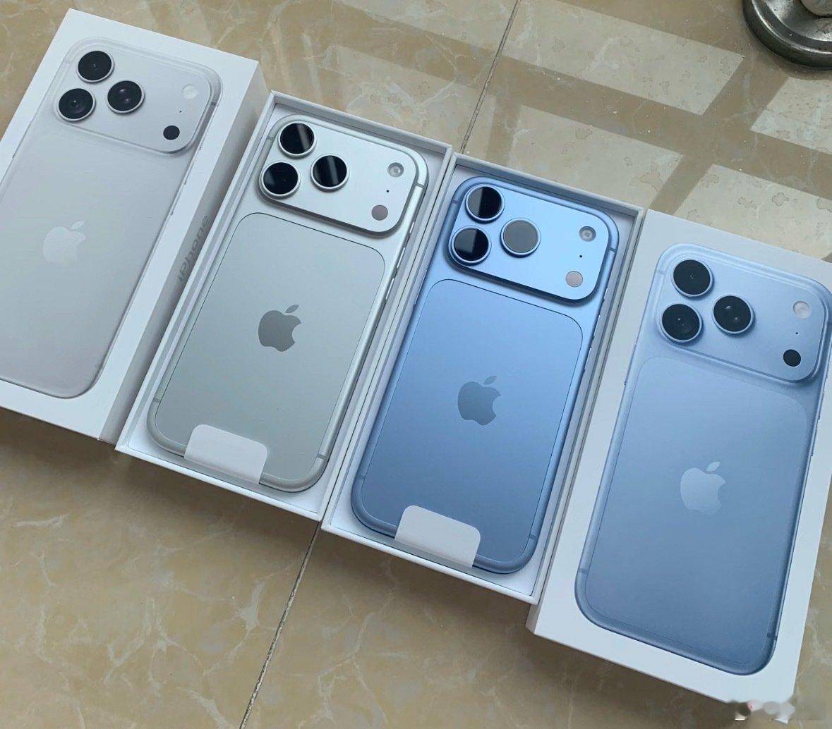 #iPhone18Pro系列国内销量曝光#iPhone 18 Pro系列国内销量曝光，开售当日销售32.28万台，Pro占约44.5%，Pro Max占约55.5%。

开售7天，销量近130万台，约为 iPhone 17全系列同期销量的90%，是iPhone 17 Pro系列同期销量的115%。 ​