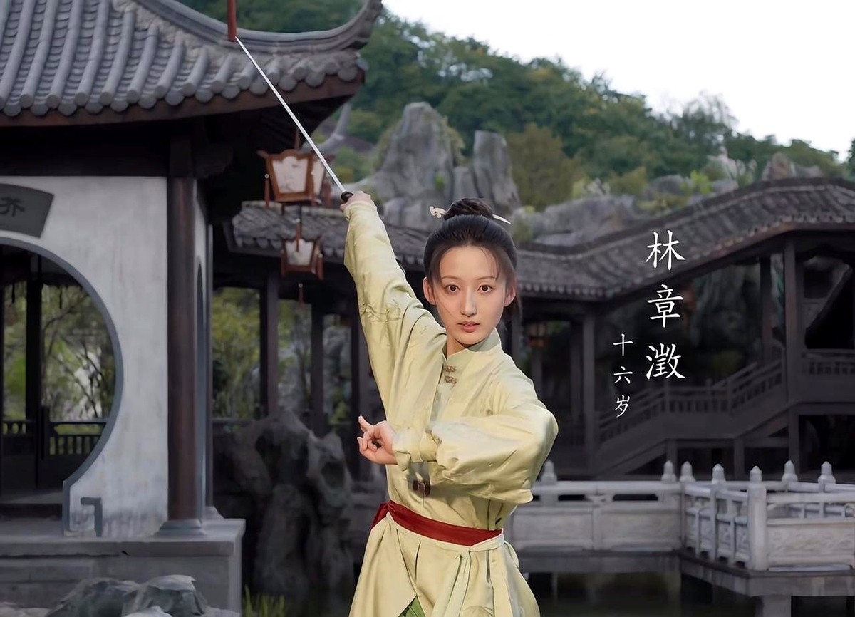 许兰香和林锦岐生出的闺女，怎么越看越像隔壁老韩？

小姑娘演得挺灵，但盯着那张脸，跟爹妈同框一对比，基因根本对不上号。观众弹幕全在吐槽，这眉眼轮廓，不去演韩梁的亲闺女实在屈才。

剧组挑人，光顾着看小演员长得乖不乖、哭戏顺不顺，偏偏忘了算遗传学这笔账。谭松韵和刘学义那种长相配置，怎么也得找个圆脸大眼