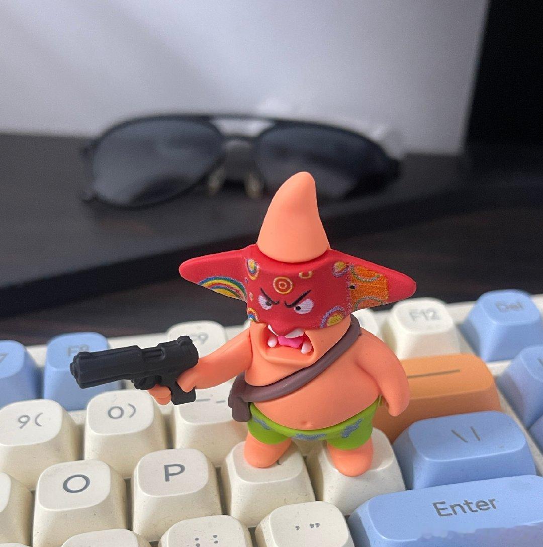 这个派大星吴彦祖还挺好玩，几块钱的小玩意还得是狗多啊。运费都不止了#吴彦祖[超话]##海绵宝宝[超话]##吴彦祖# ​