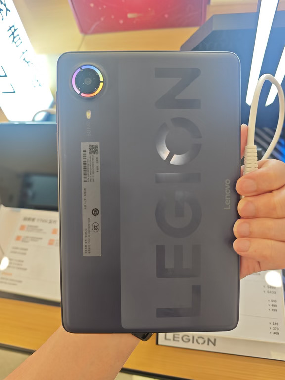 拯救者Y700无极 = 8.4英寸OLED➕5G通话