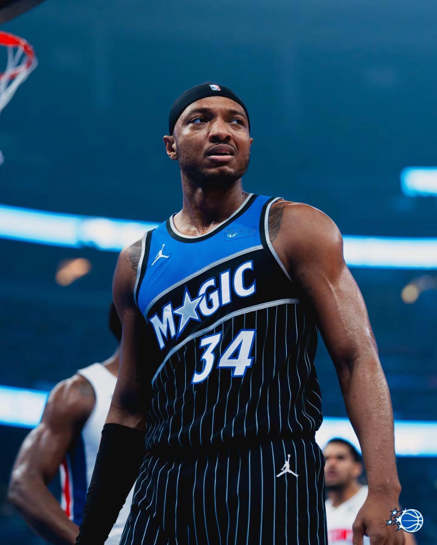 季后赛G3:魔术主场击败活塞。NBA季后赛首轮第三场，奥兰多魔术主场1...