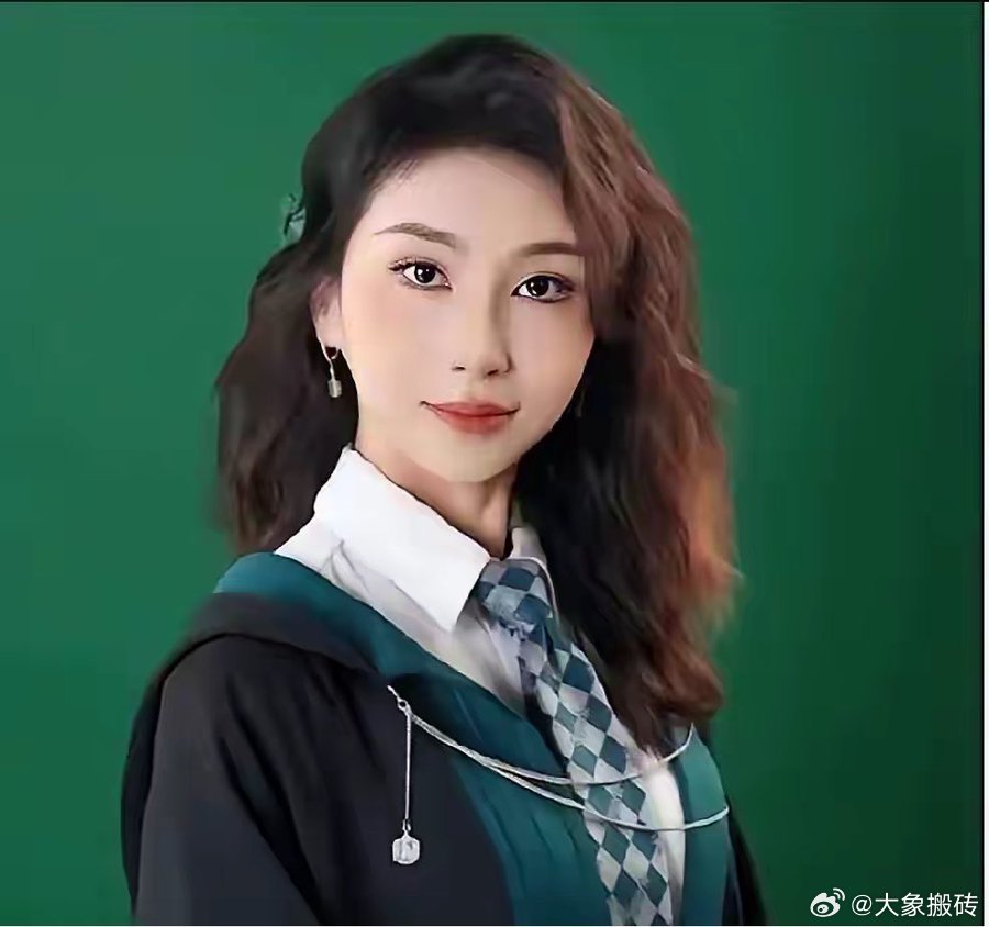 #裴轶入职北理工履历被质疑#
怪不得易中天说北大的草包教授多得是，原来读个易考省市的双非本科，再出国读个水硕，回国再读个耍嘴皮的博士，就能到北理当教授了！

一个高考四百多分的，却能给一群高考600多分的学生输出她的价值观，传授她从国外带回来的洋墨汁，但这个女留子在国外镀的还不知道是什么 ​