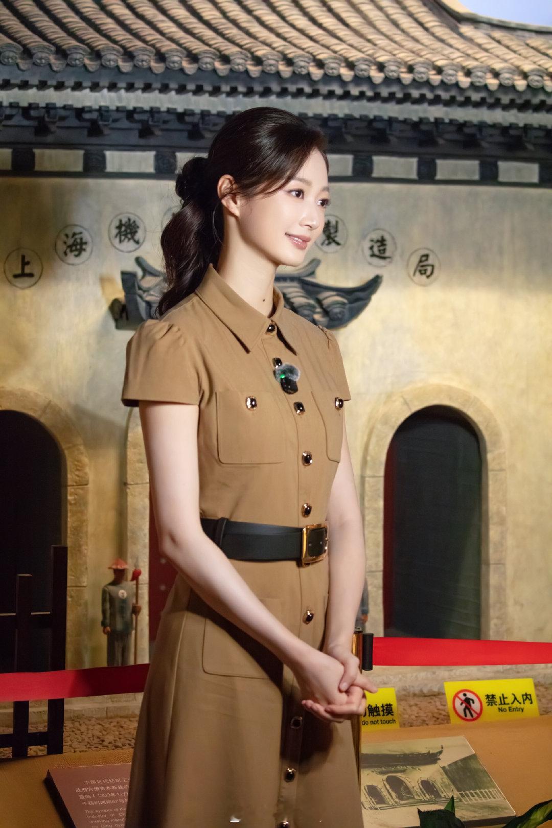 乱入一个Talking封面哈哈哈（今晚发
这是昨天上班 新鲜的我🤎

#干拌拎仔# ​