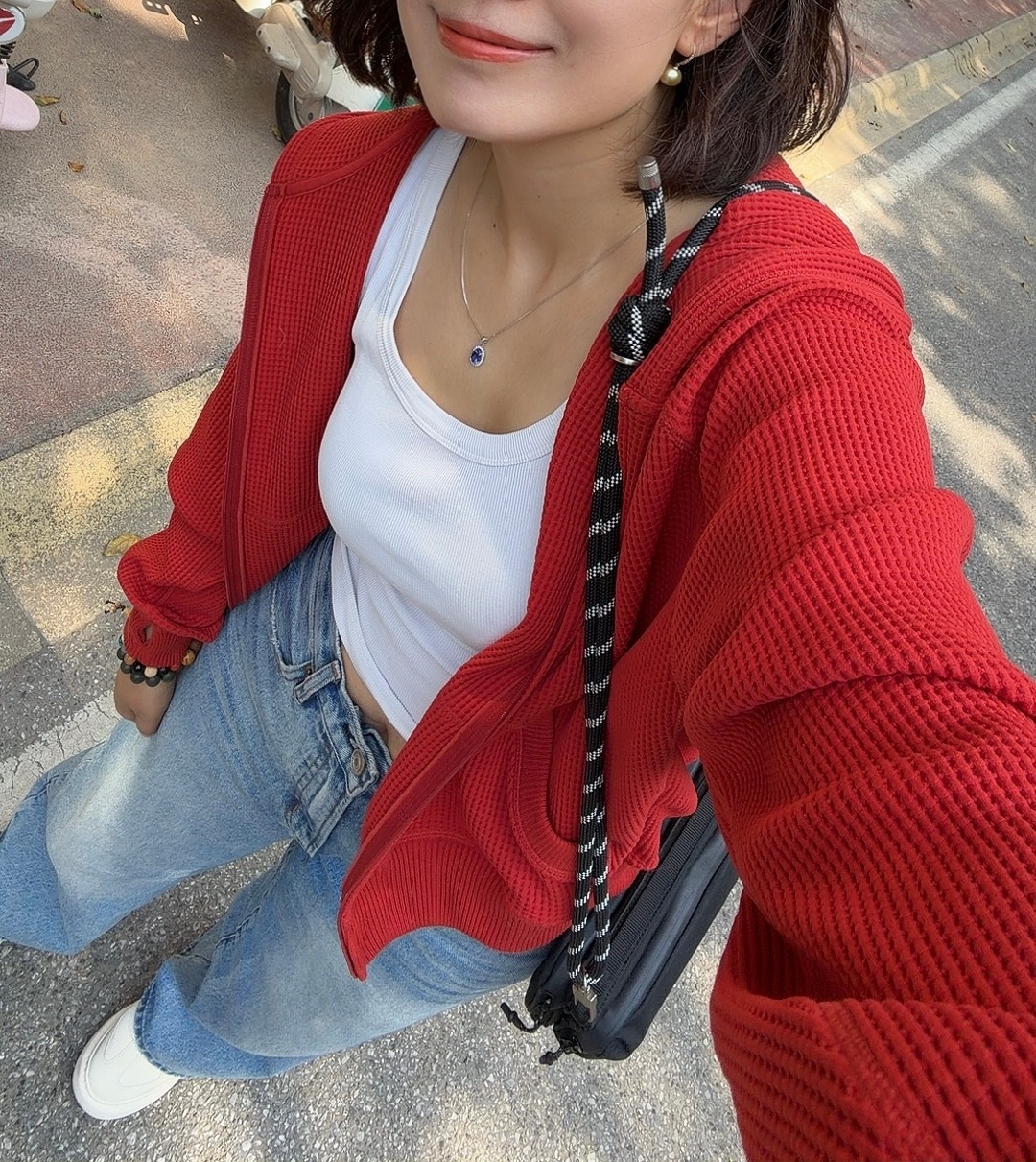 很少穿红色。但今天穿了。 ​​​