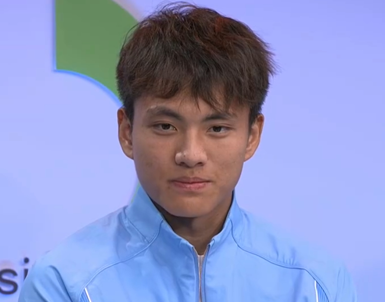 #李昊说最遗憾的是没扑出韩国角球头球# 

在夺得亚运会铜牌后，中国亚运男足门将李昊表示：“最遗憾的是半决赛对韩国（的那场比赛）。对方也看我们的比赛，也知道我的特点是什么。角球只要对方球传起来我肯定会出击，但对方也安排了人干扰我，站在我的行进路线上。我回位置的时候，我都以为自己把球扑 ​