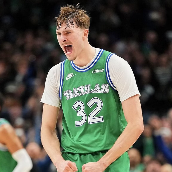 [火R]NBA历史上最年轻达成单场50+分的球员：
	
[一R]19-103（岁-天） — 库珀·弗拉格（51分）
[二R]20-052（岁-天） — 布兰登·詹宁斯（55分）
[三R]20-080（岁-天） — 勒布朗·詹姆斯（56分）
[四R]20-145（岁-天） — 德文·布克（70分）
[五R]20-314（岁-天） — 维克托·文班亚马（50分）
	
#NBA #聊球俱乐部 #藏不住了我是球迷 #弗拉格 #达拉斯独行侠 #nba #NBA评论席 #球星 #懂点篮球 #小红书球迷大会