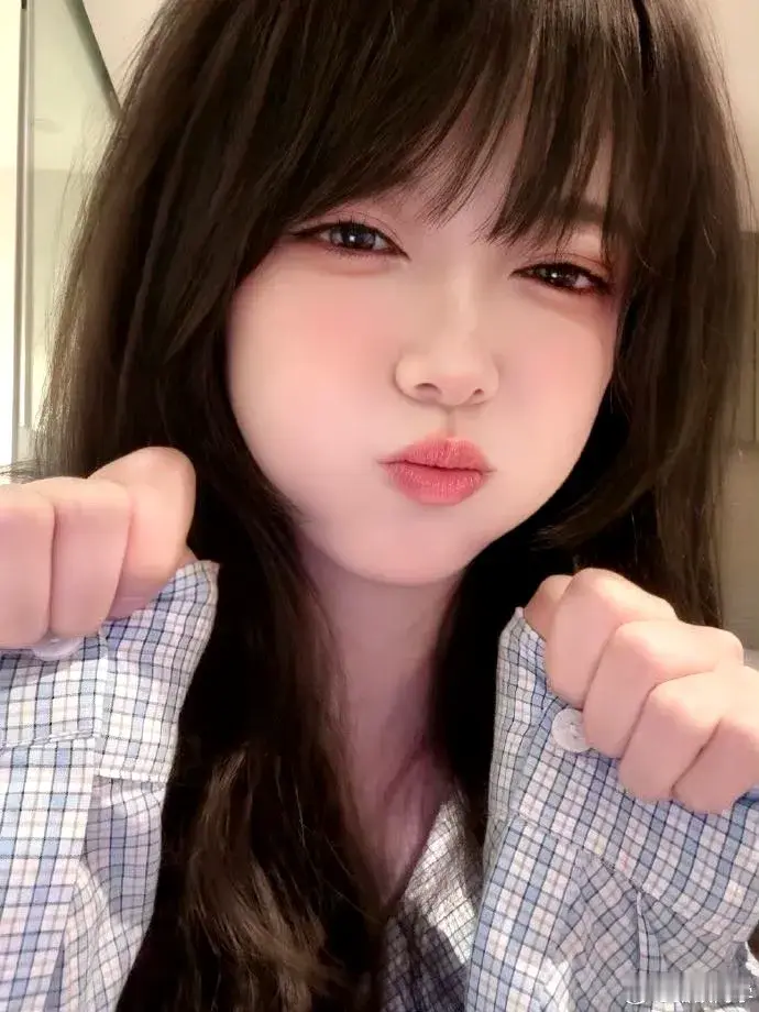 如果可以，骆歆和rita你会选择谁当女朋友？[吃瓜群众]   永久禁赛 ​​​