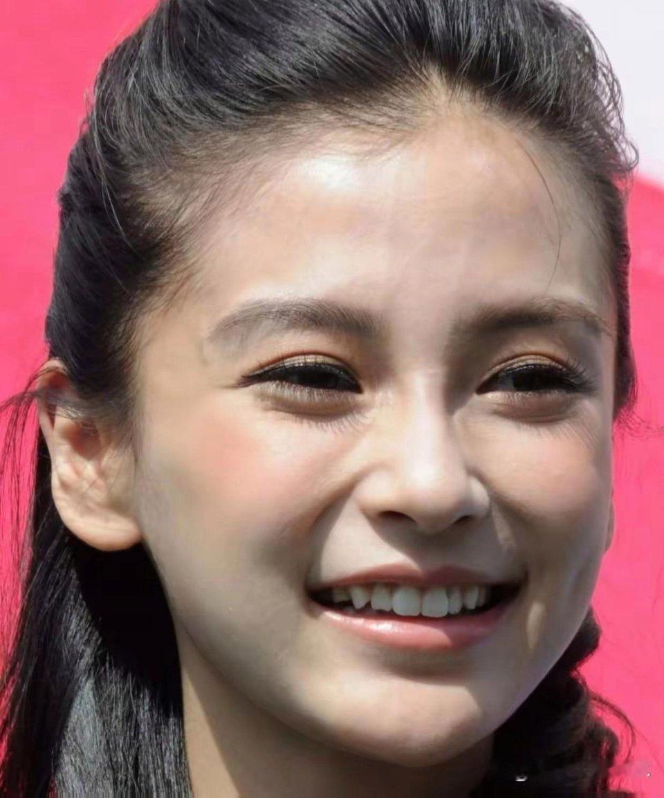 Angelababy早期怼脸生图，美神降临 ​