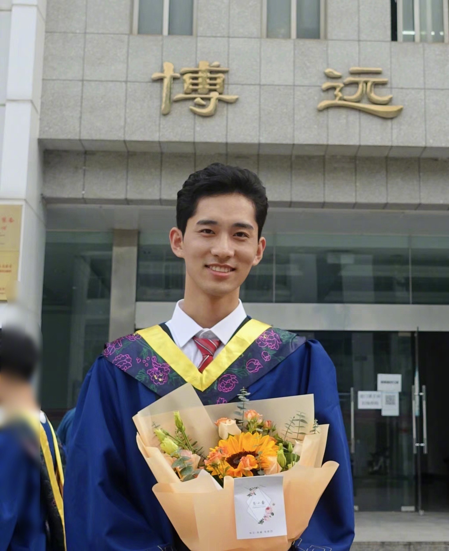 21岁本科毕业，26岁硕士毕业，感觉差距还好吧，可能是因为一直在学校...