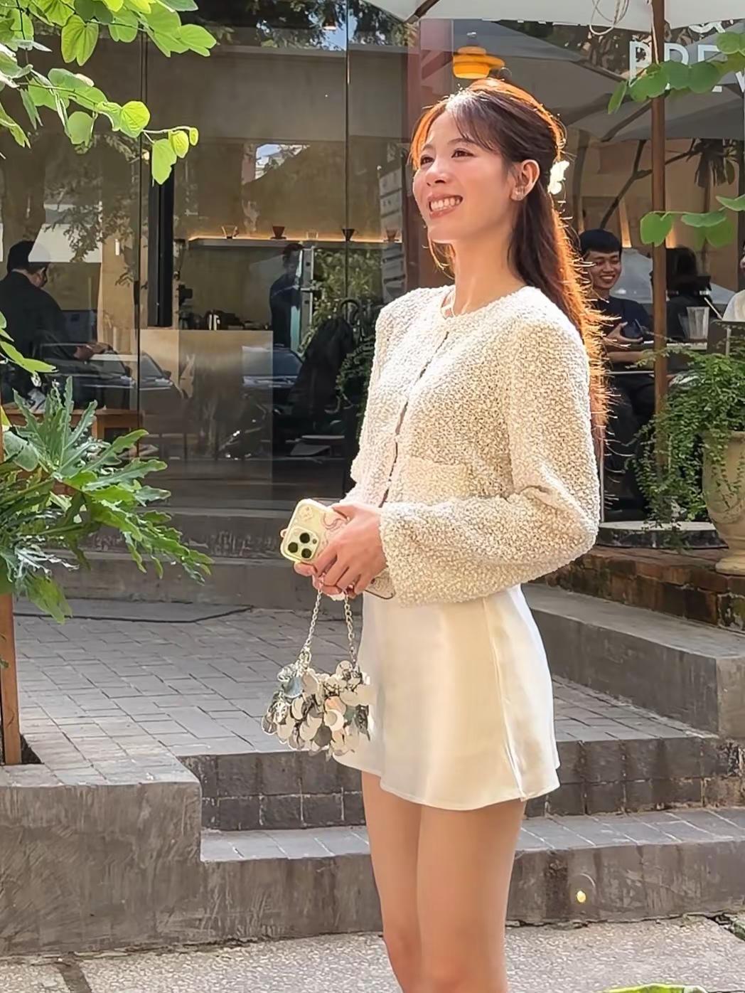 <p>街拍小姐姐穿搭秀 休闲穿搭 原创视频 出游穿搭 甜美穿搭 <!-...