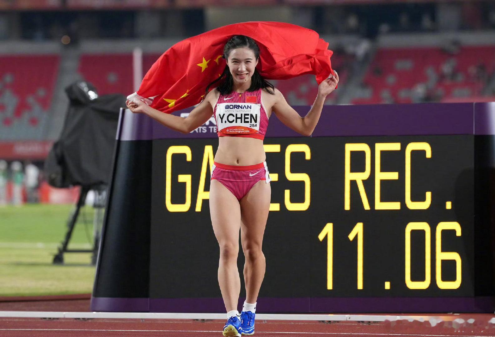 #陈妤颉100米夺金#
这不是小孩姐吗？ 拿了一堆冠军，归来还是未成年！
恭喜小孩姐！
期待奥运夺冠🏆！ ​
