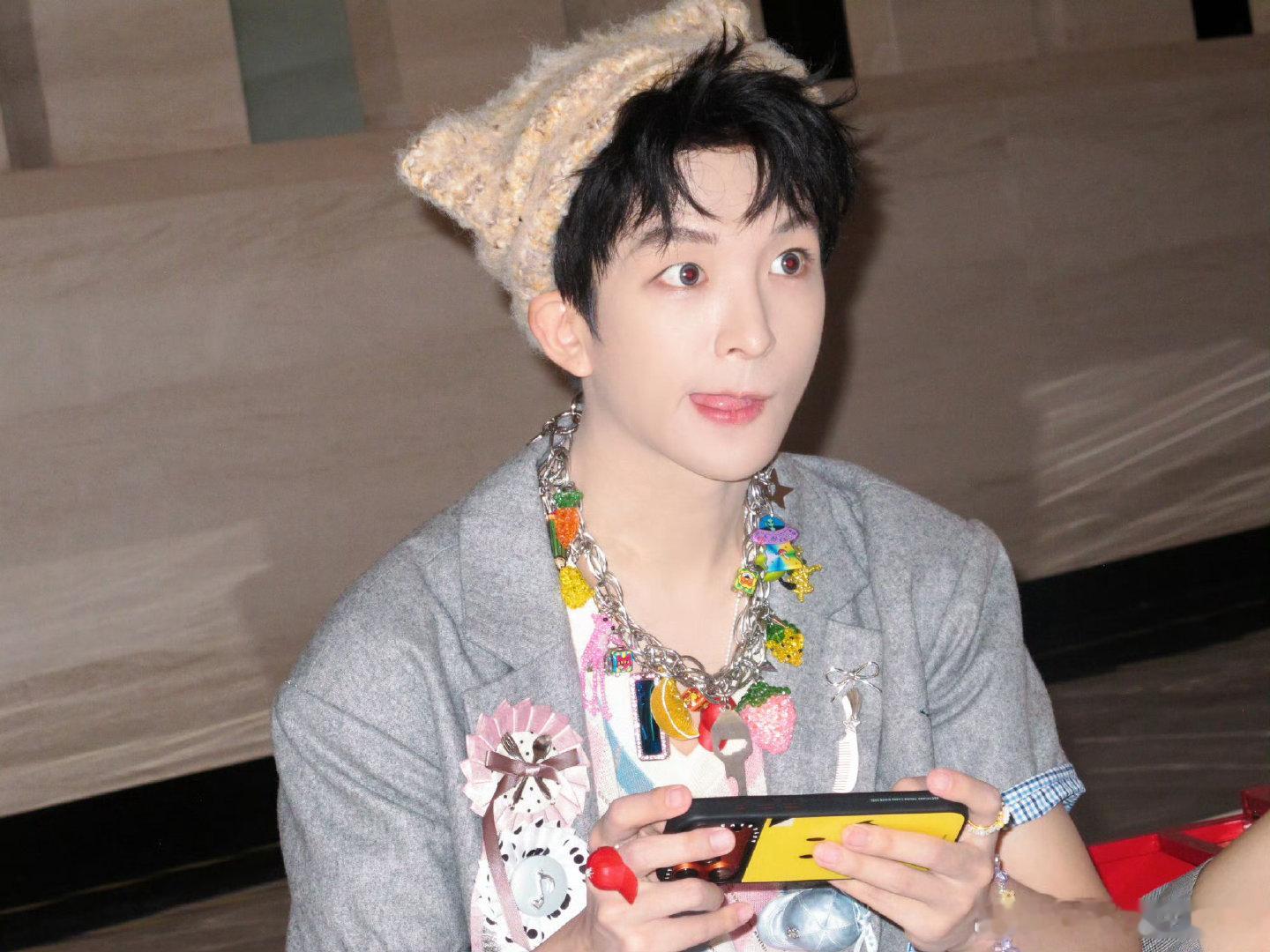 #黄子弘凡[超话]# 萌萌的很安心#黄子弘凡[超话]# ​