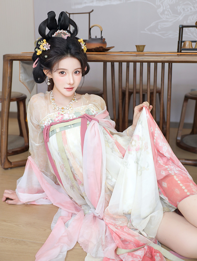 爱自己的身体，是终身浪漫的开始。今天，也为我的每一处曲线心动。🌹