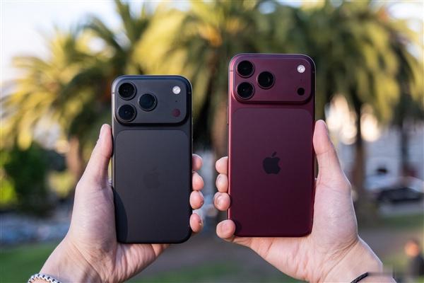 此前网传苹果削减iPhone18 Pro系列零部件订单，供应链人士给出回应：并非整体大幅减产，而是内部机型订单结构调整。iPhone18 Pro订单有所下调，但Pro Max需求火爆，订单相应增加，系列整体总订单量基本保持稳定。

之所以出现调整，是Pro标准版市场热度不及Max版本，叠加存储元器件成本上涨、新机定价 ​
