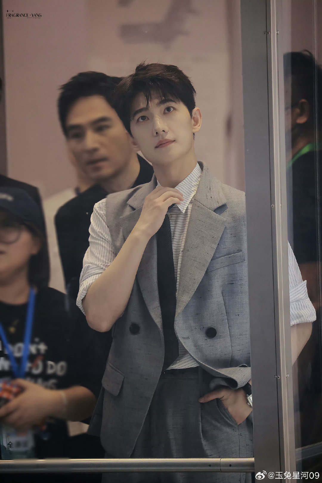 #杨洋[超话]# 路过的老师帮帮忙，维持一下[拜托] ​