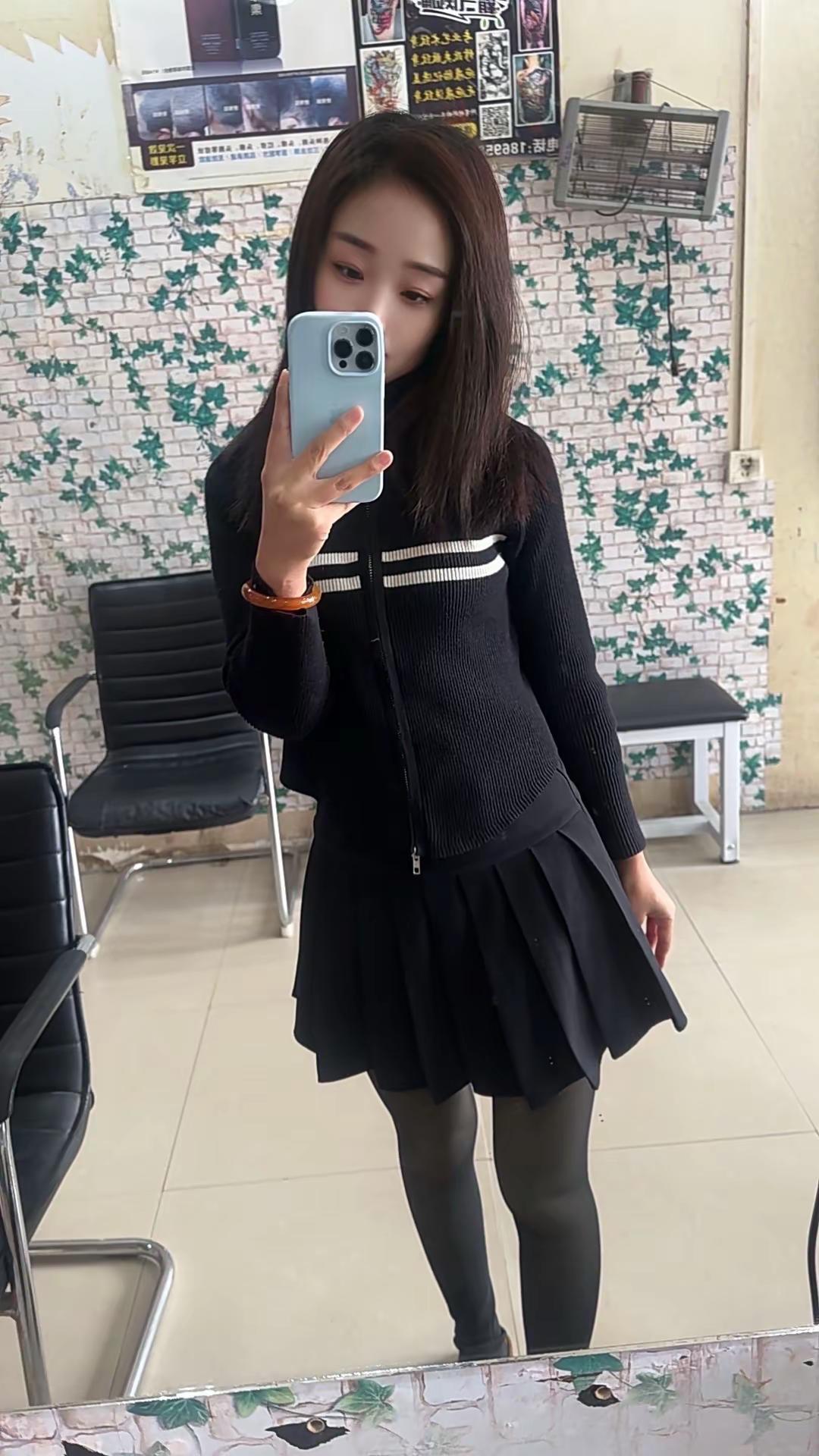 所以你选厚黑美学，还是黑丝。