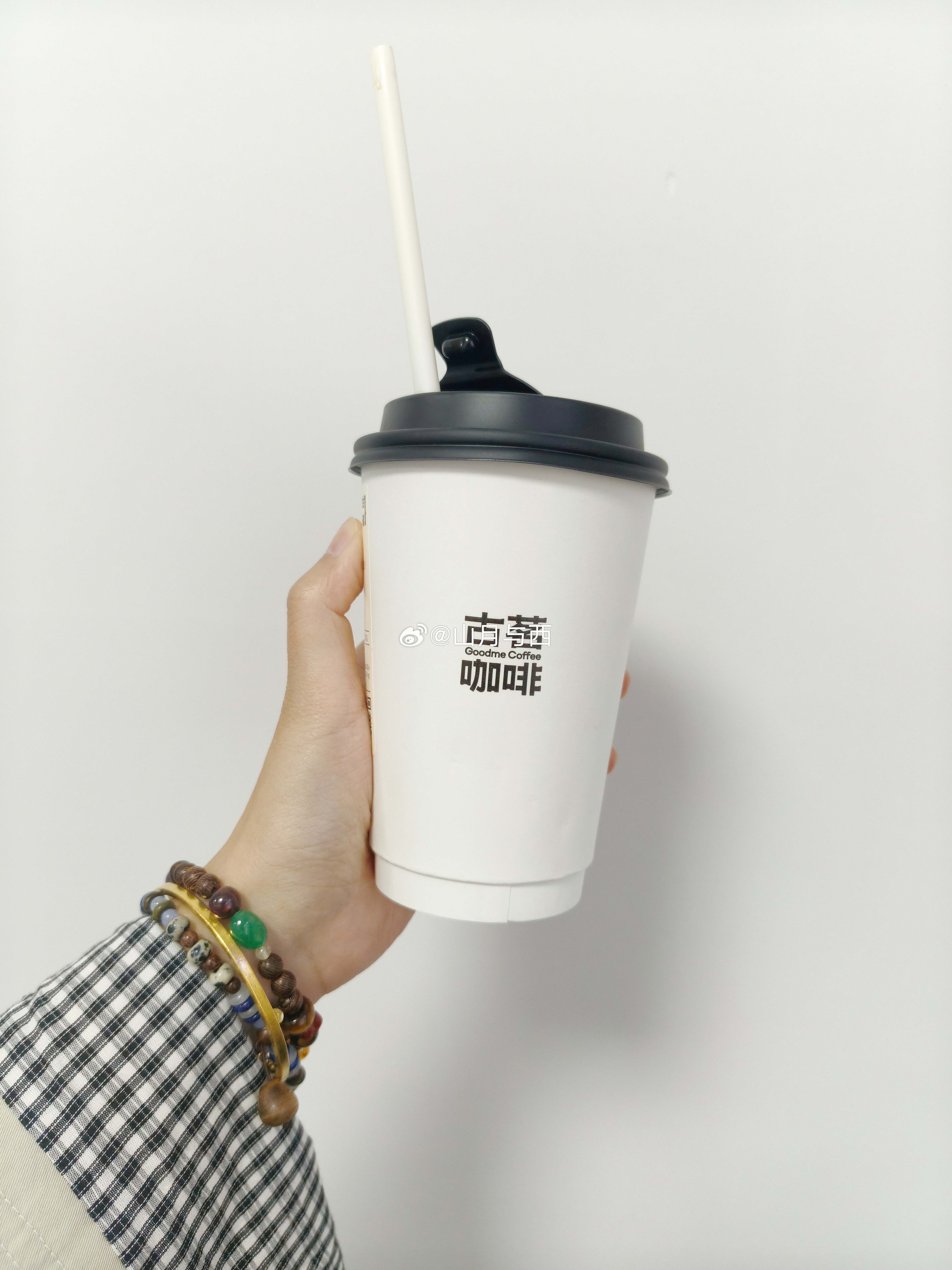 太冷了太冷了，上班后立刻点了杯古茗的热生椰拿铁，真的好好喝！！有没有在喝咖啡的，干个杯[咖啡][咖啡][咖啡] ​​​