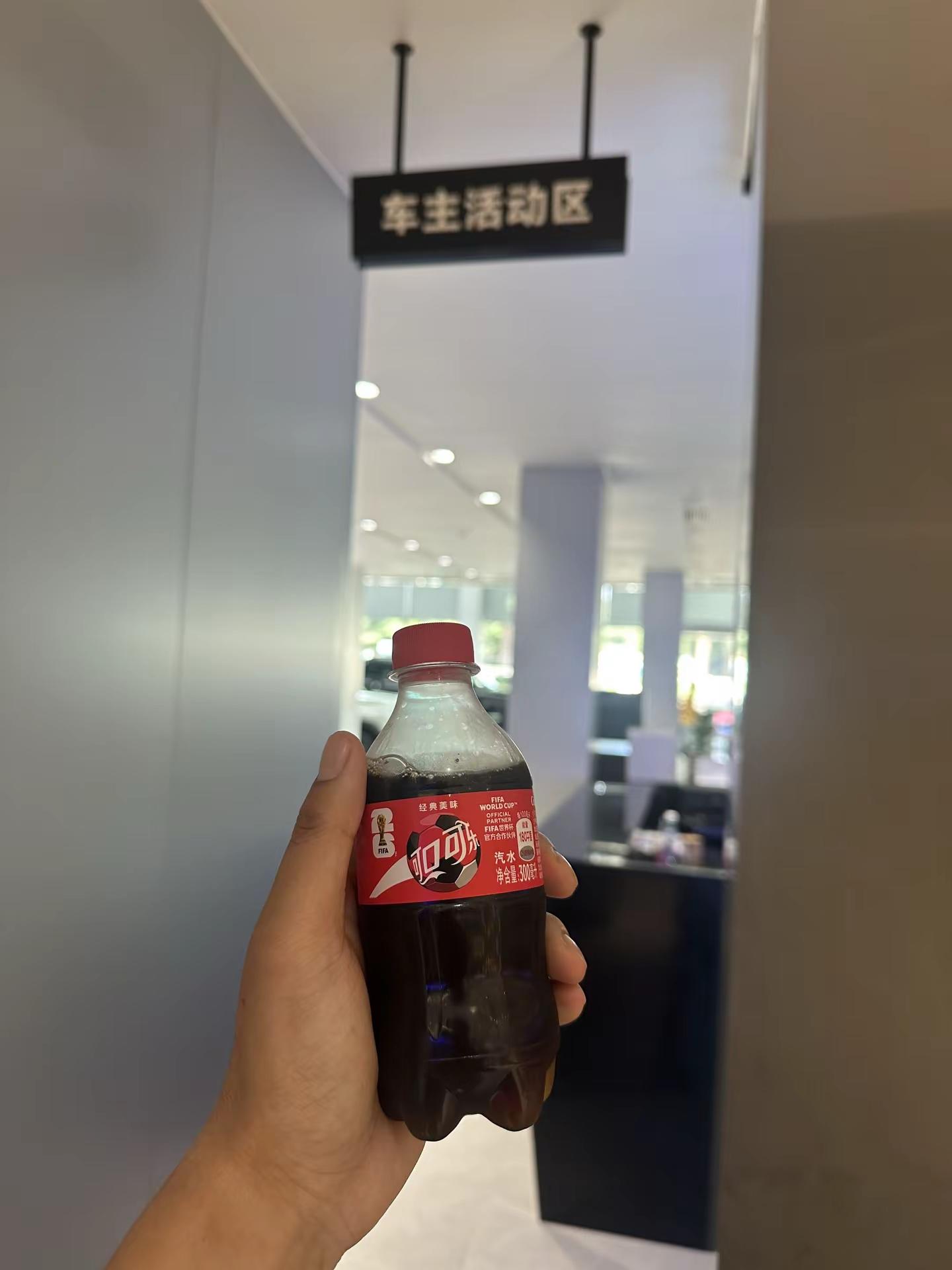 每次去4S店你们都拿点啥？我先来——必须2瓶矿泉水＋1瓶冰可乐啊！我和4s店的故事 方程豹 方程豹豹5
