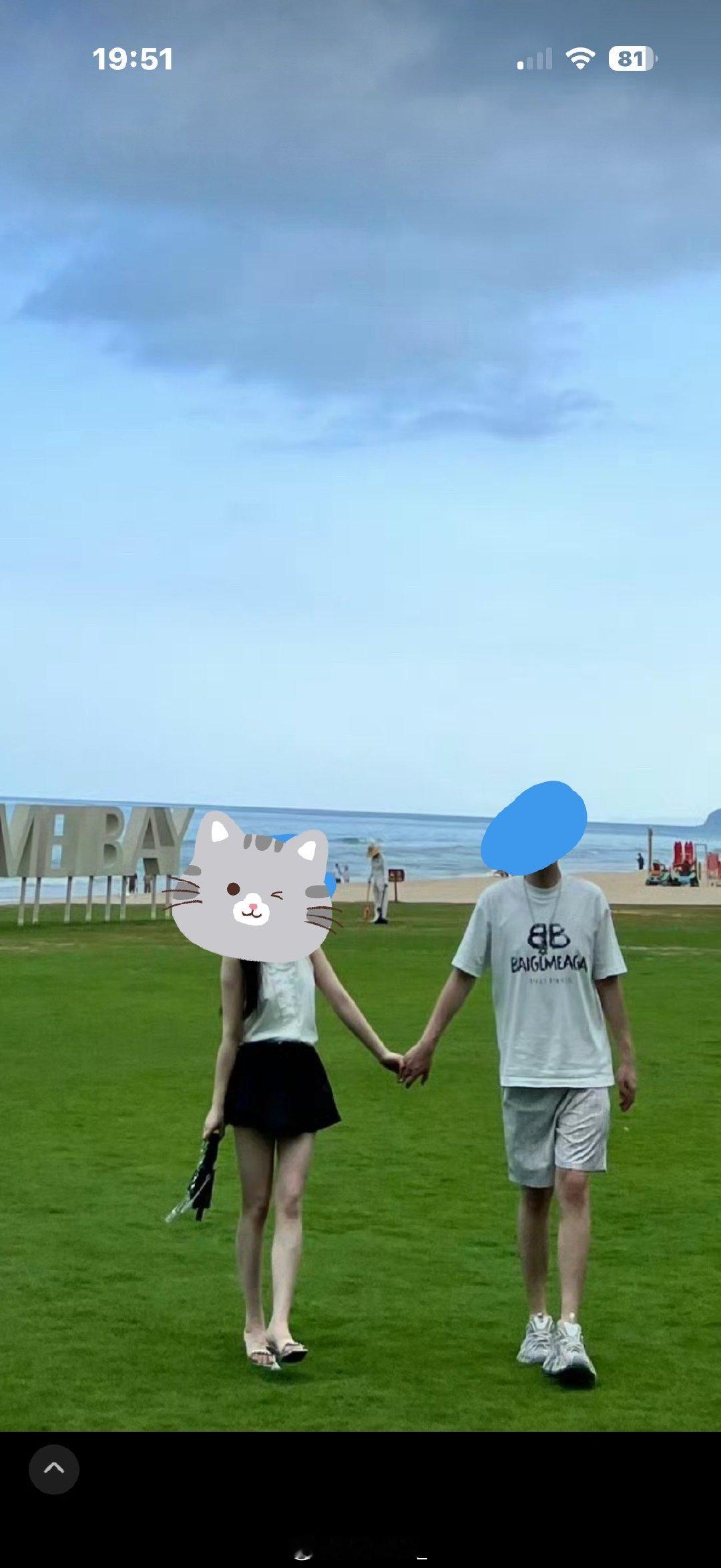 #楼上百日宴楼下婚宴女当事人长文回应#

刚刚去看了百日宴女主的主页

那个到处出轨生娃的男的穿的巴黎世家，典，太典了……

超级多没钱的男的买这个衣服，当然，有些是盗版的[awsl]

想起今年夏天老公只买了两件罗蒙男装[允悲]我说去商场买点衣服，他都不乐意。 ​