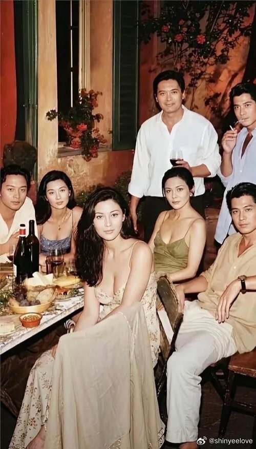 周润发身上的江湖气和枭雄气真的很压人啊 ​