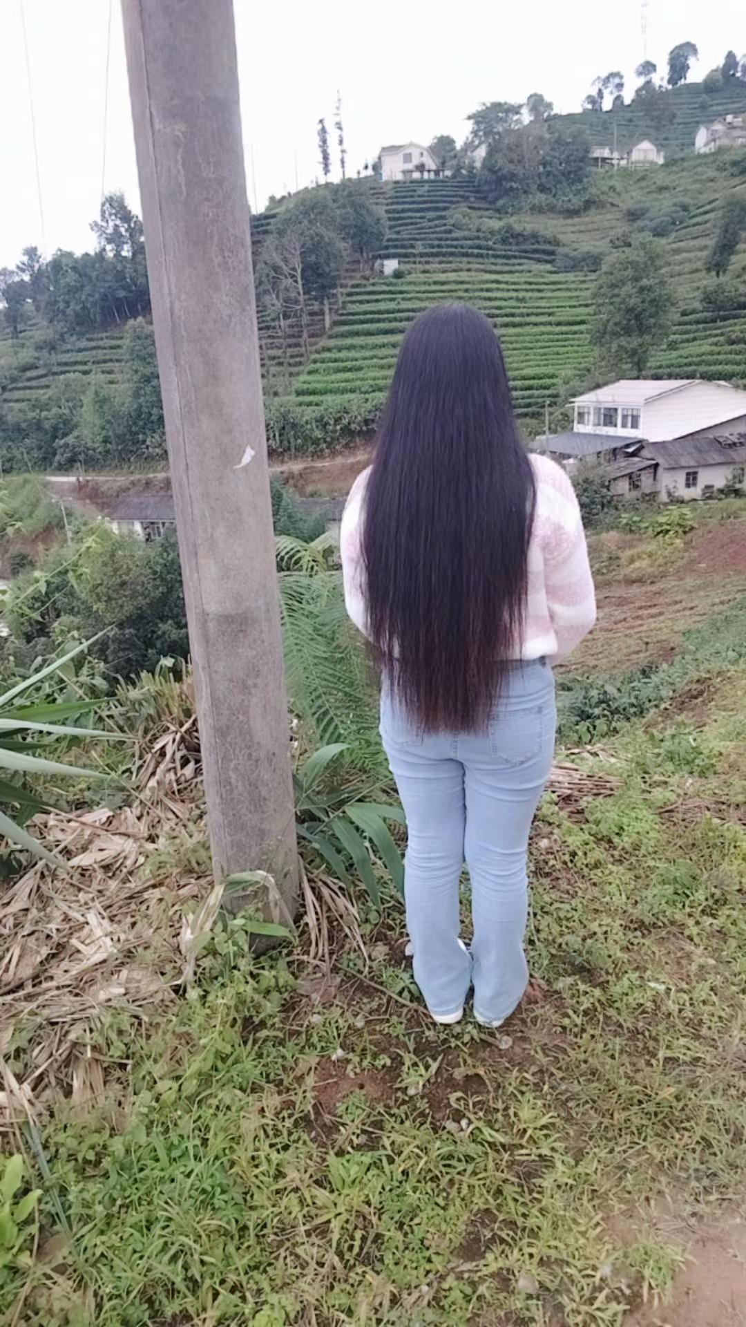 <p>紧身牛仔裤微胖女生 单身小姐姐 <!--{img:0}--><!...