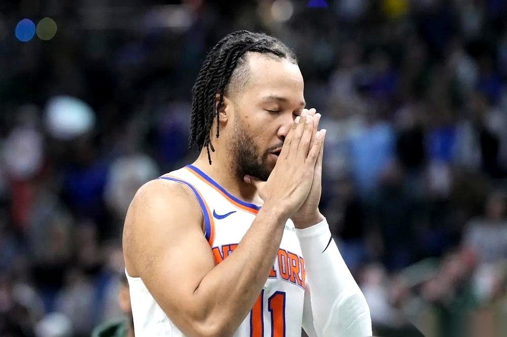 尼克斯想方设法要把布伦森藏起来，但在季后赛的显微镜下，这种保护根本就是...