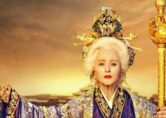 武则天：从才人到女皇，她是如何一步步坐上皇位的？

中国历史上，皇帝很多。

但真正能做到“以女人身份称帝”的，只有一个。

武则天。

这个名字，在历史里的争议程度，几乎不亚于曹操。有人觉得她心狠手辣，是典型的权力野心家；也有人认为，她打破了古代社会对女性的限制，是真正意义上的传奇人物。

但