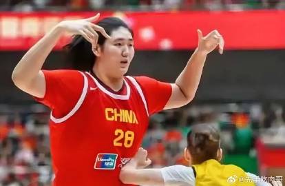 中比女篮对决，三大中锋与比利时核心梅斯曼数据全面对比：<br /><b...