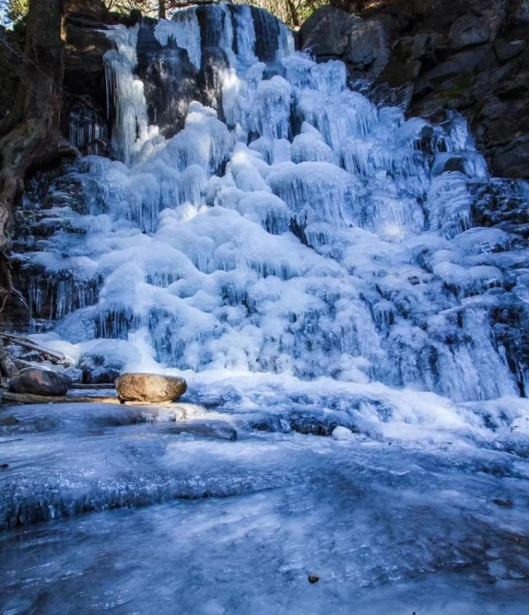 日本山梨县｜隐秘的角落里怒放的冰雪美景
