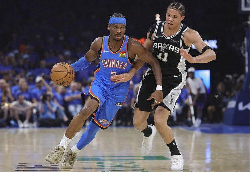 马刺San Antonio Spurs和Oklahoma City T...