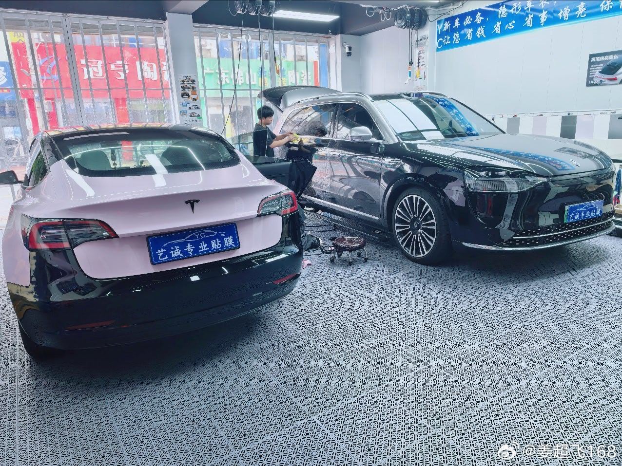 📅8月最后一天｜八月圆满收官
忙忙碌碌，不负每一份信任
隐形车衣｜改色膜｜高隔热太阳膜｜车身定制色
九月工位已开放，欢迎提前预约。🚗 ​