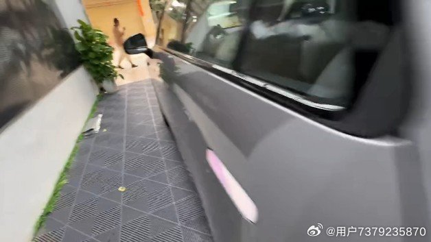 【发粉丝支持，蔚来萤火虫升级四门电吸门，专车专用，完美交车，找小陈改装。>> 发粉丝支持，蔚来萤火虫升级四门电吸门，专车专用，完美交车，找小陈改装。 (来自 ​
