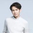 《钟汉良_百度百科》钟汉良（Wallace Chung），1974年11月30日出生于中国香港，籍贯广东惠阳，华语影视男演员、流行乐歌手、舞者。演艺经历：1992年出演《少年五虎》正式出道。1995年赴台发展，发行首张专辑《OREA》获“小太阳”称号。1999年转向内地影视赛道，2005年凭借《逆水寒》顾惜朝一角收获首批 ​