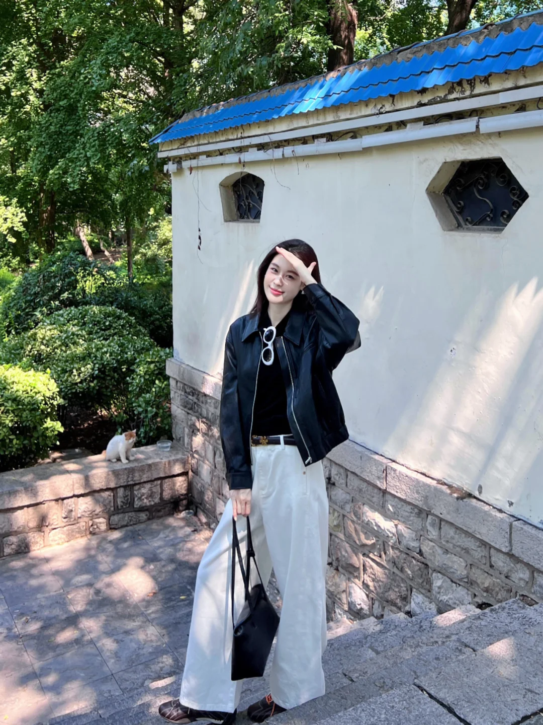 胶片🎞️简单干净 黑皮衣➕白裤秋日松弛感🍂～