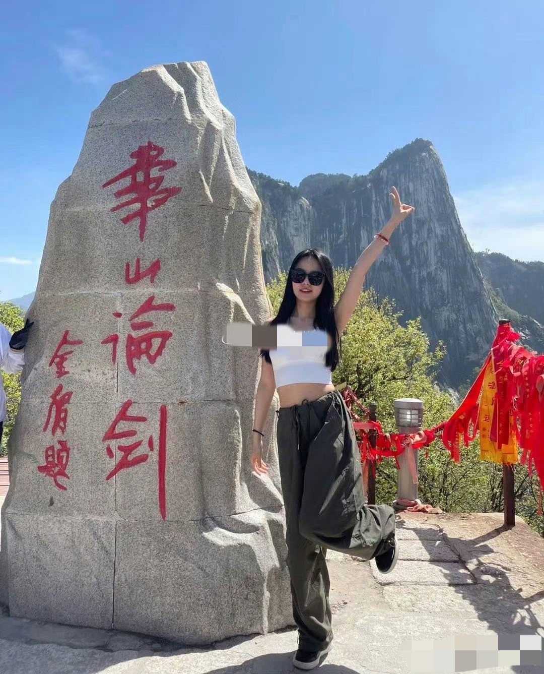 图一是和前男友一起去的 图二是和现男友去的