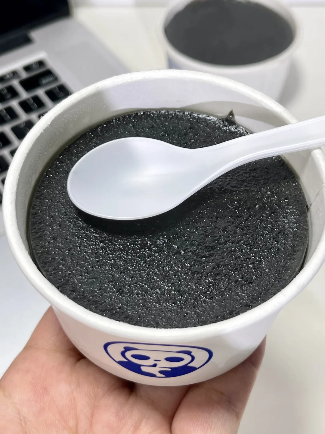 茶百道黑芝麻奶糕太好吃了…