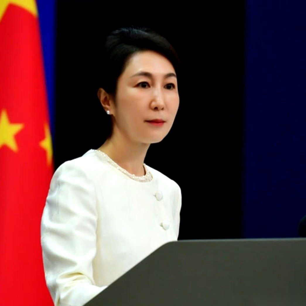 关于外交部10月26日对中印边境局势的表态，很多人只听到了官方辞令，却没看懂台面下的机锋。
前三天，印度外交部先发制人，公开指责中方巡逻“不按套路出牌”，打破了边境安宁。
结果三天之后，发言人在发布会上面对提问，语气平淡却句句见骨：中方一线行动完全符合协议，该怎么巡逻就怎么巡逻，主权寸步不让，但军事