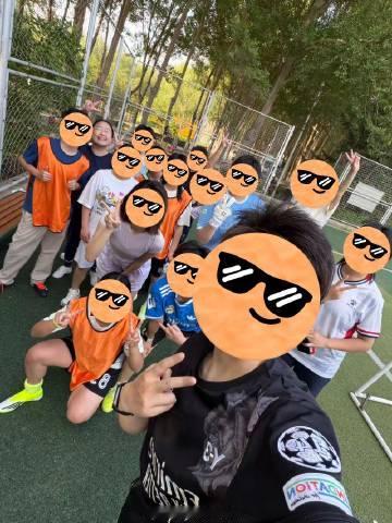 周末一起踢球的姐妹大合照<span class="url-icon">...