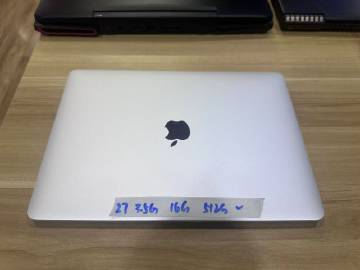 苹果笔记本 MacBook Pro英特尔I7处理器  16+512