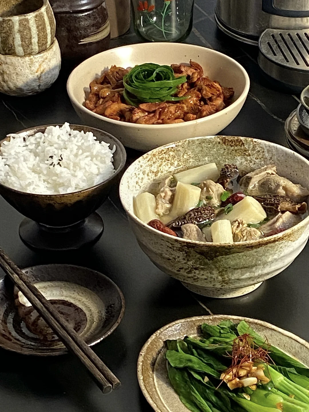 今日菜谱📜羊肚菌排骨汤 南乳蒸鸡 蒸菜心🥢