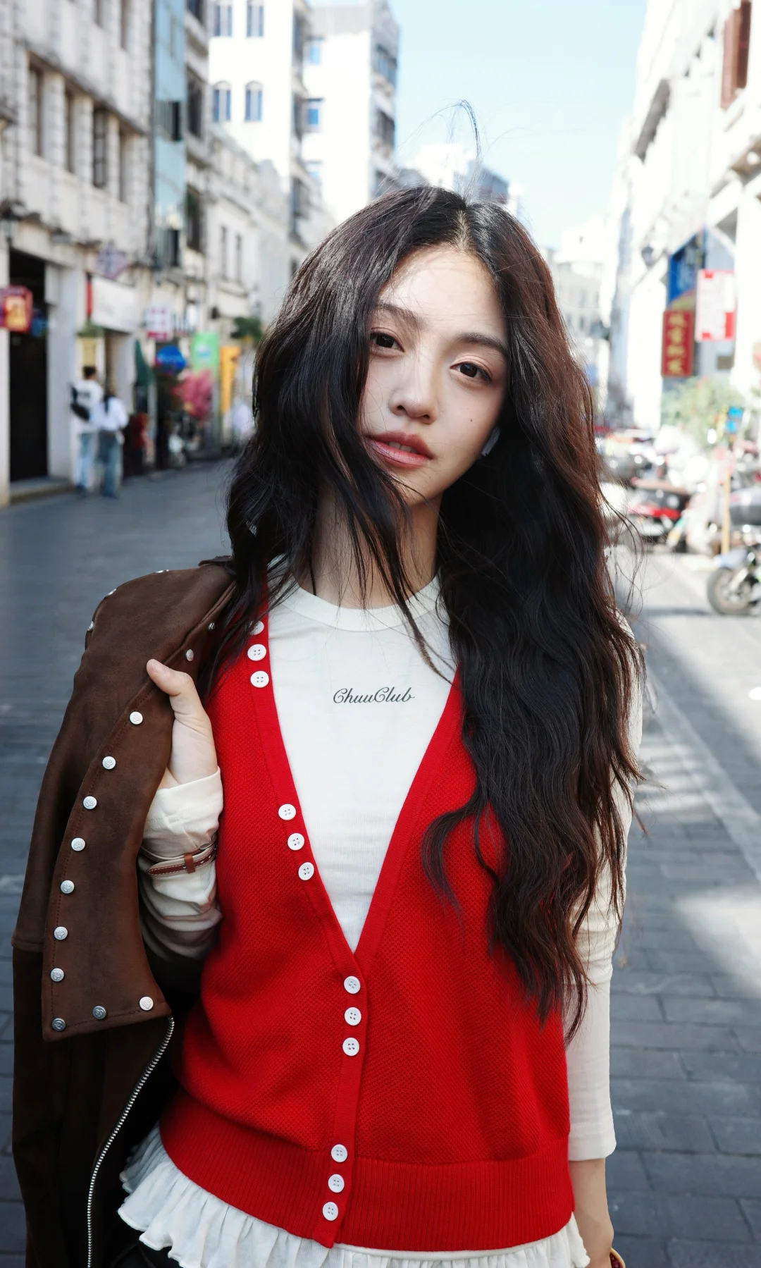 又来挑战街拍视角了